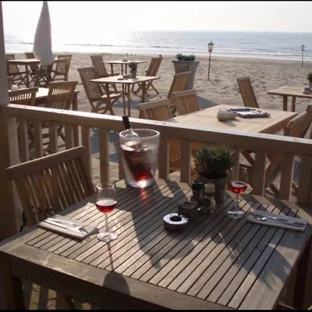 ゲストハウス Casa Blanca 3*